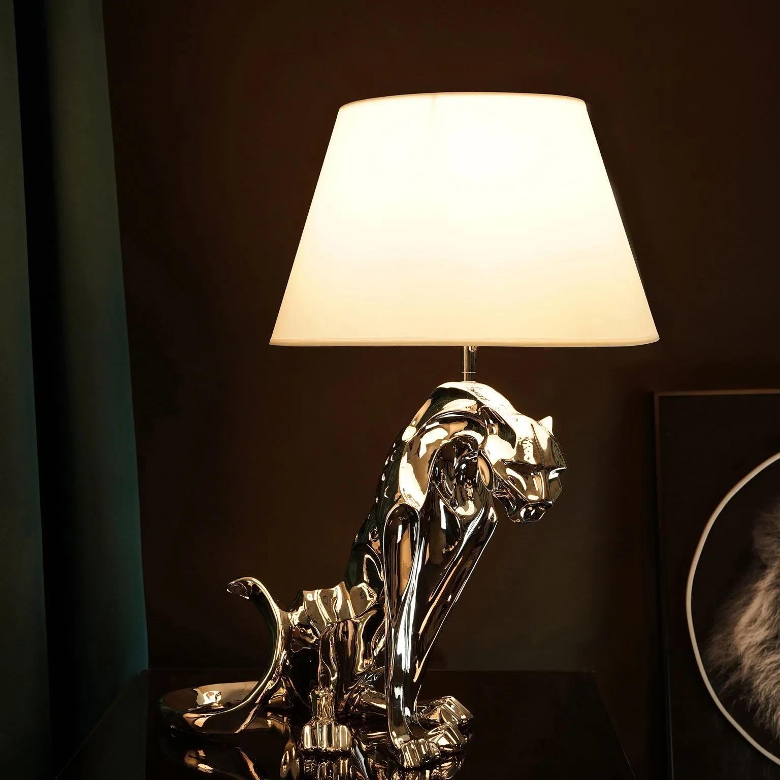 Creative Modern Jaguar Table Lamp