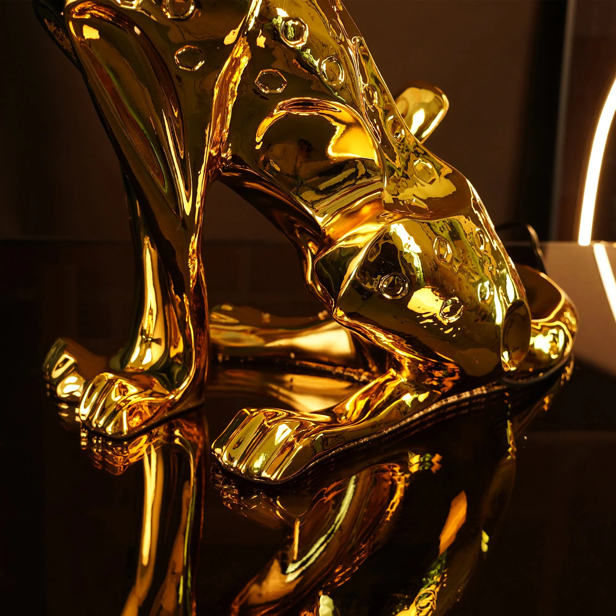 Creative Modern Jaguar Table Lamp
