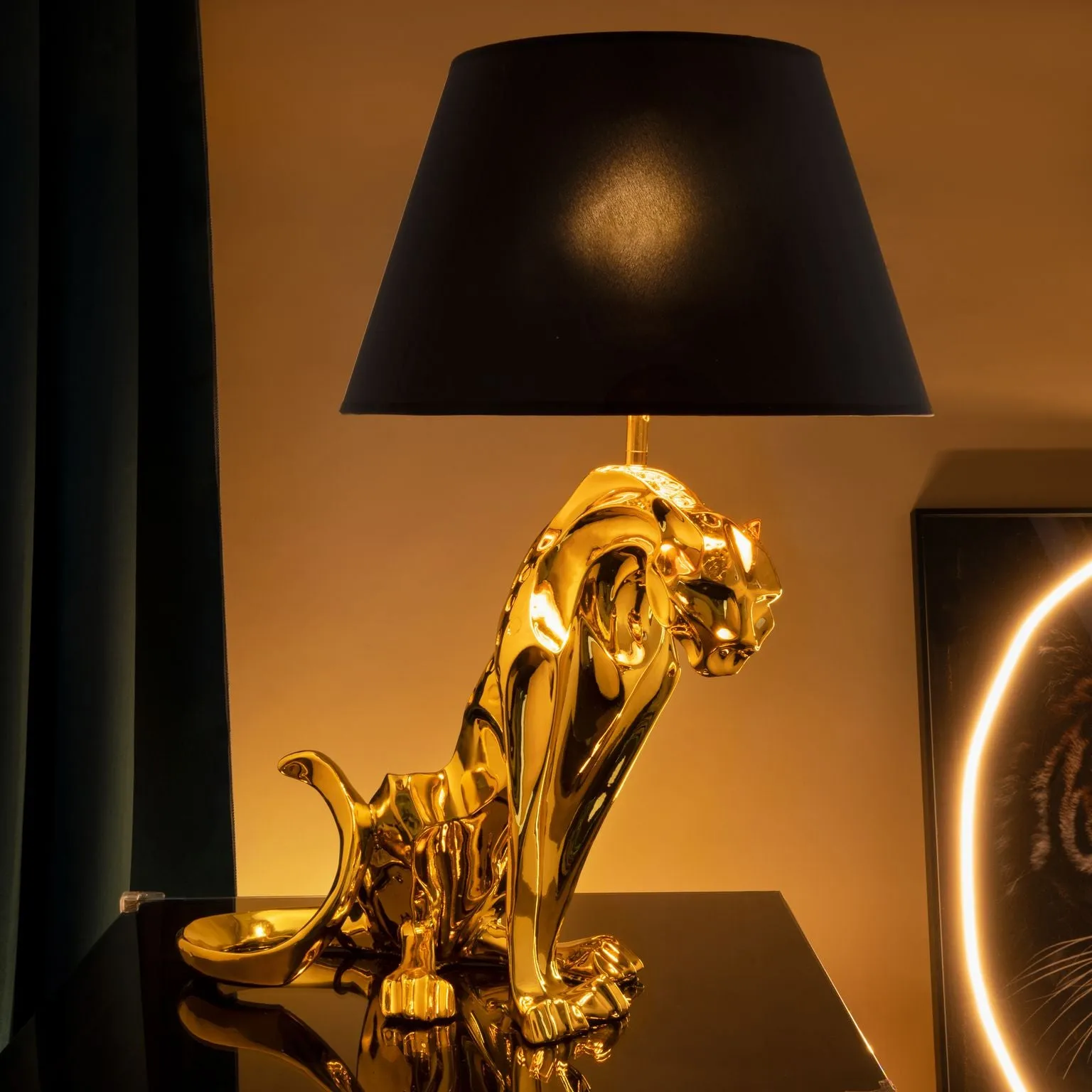 Creative Modern Jaguar Table Lamp