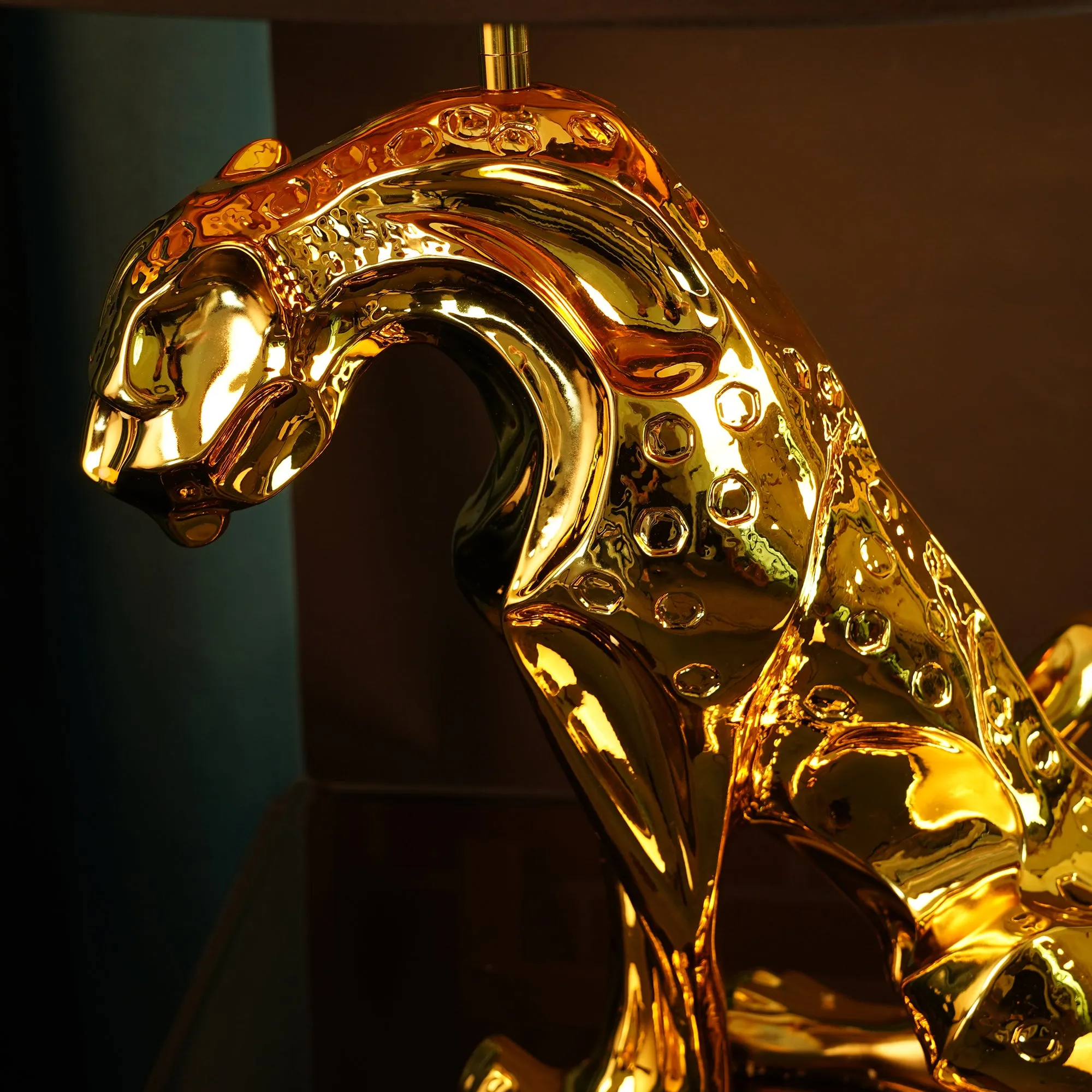 Creative Modern Jaguar Table Lamp