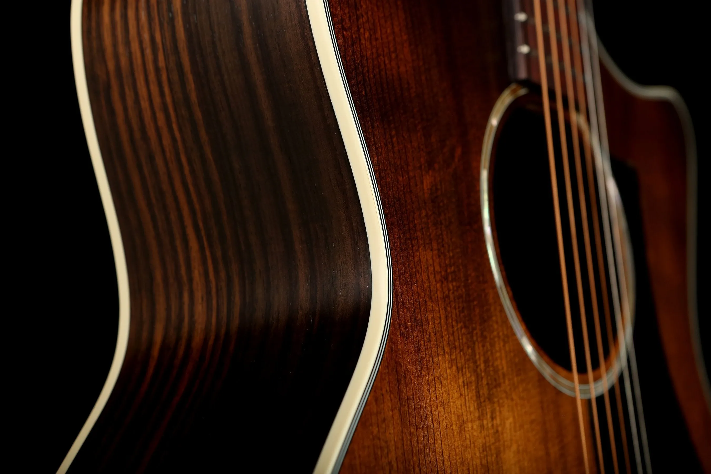 Eastman PCH2-GACE-CLA Grand Auditorium 'Classic Finish' Acoustic Guitar