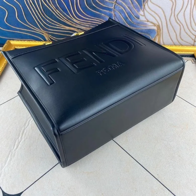 EN   Designer bags by Fendi 033