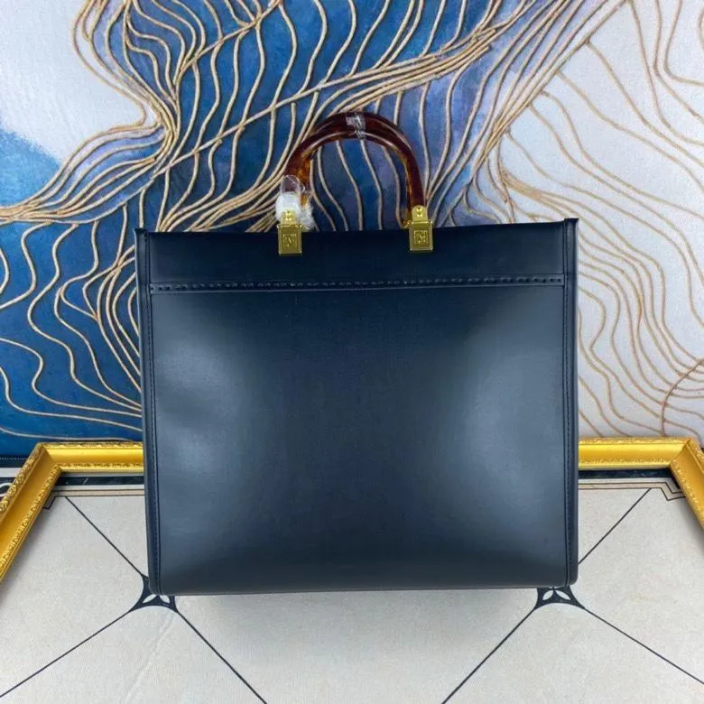 EN   Designer bags by Fendi 033
