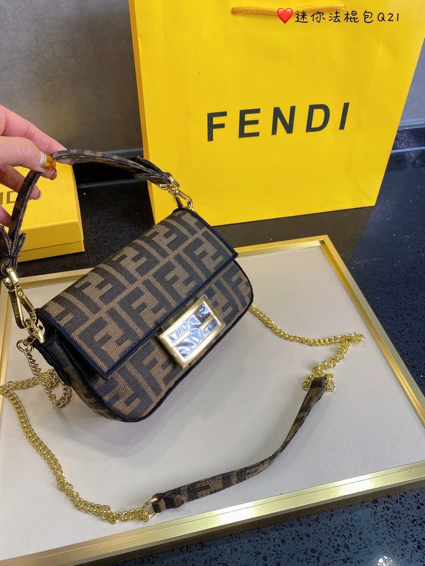 EN   Designer bags by Fendi 135